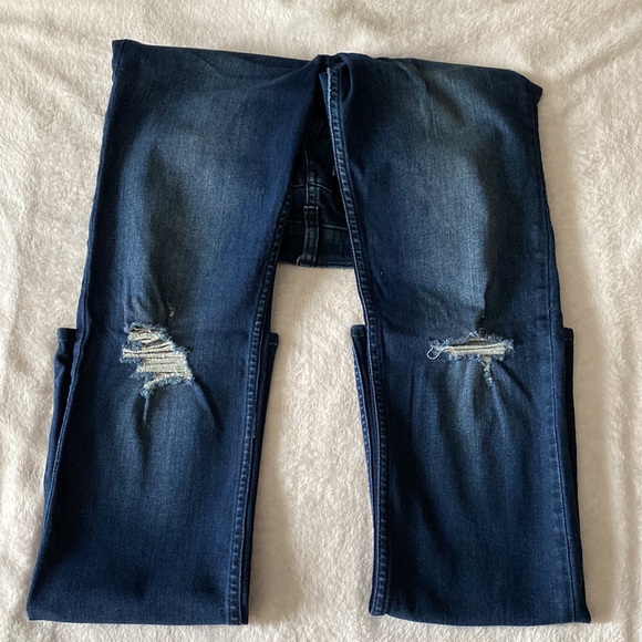 Hollister dark blue low rise boot cut jeans (size 7L) - Picture 4 of 10